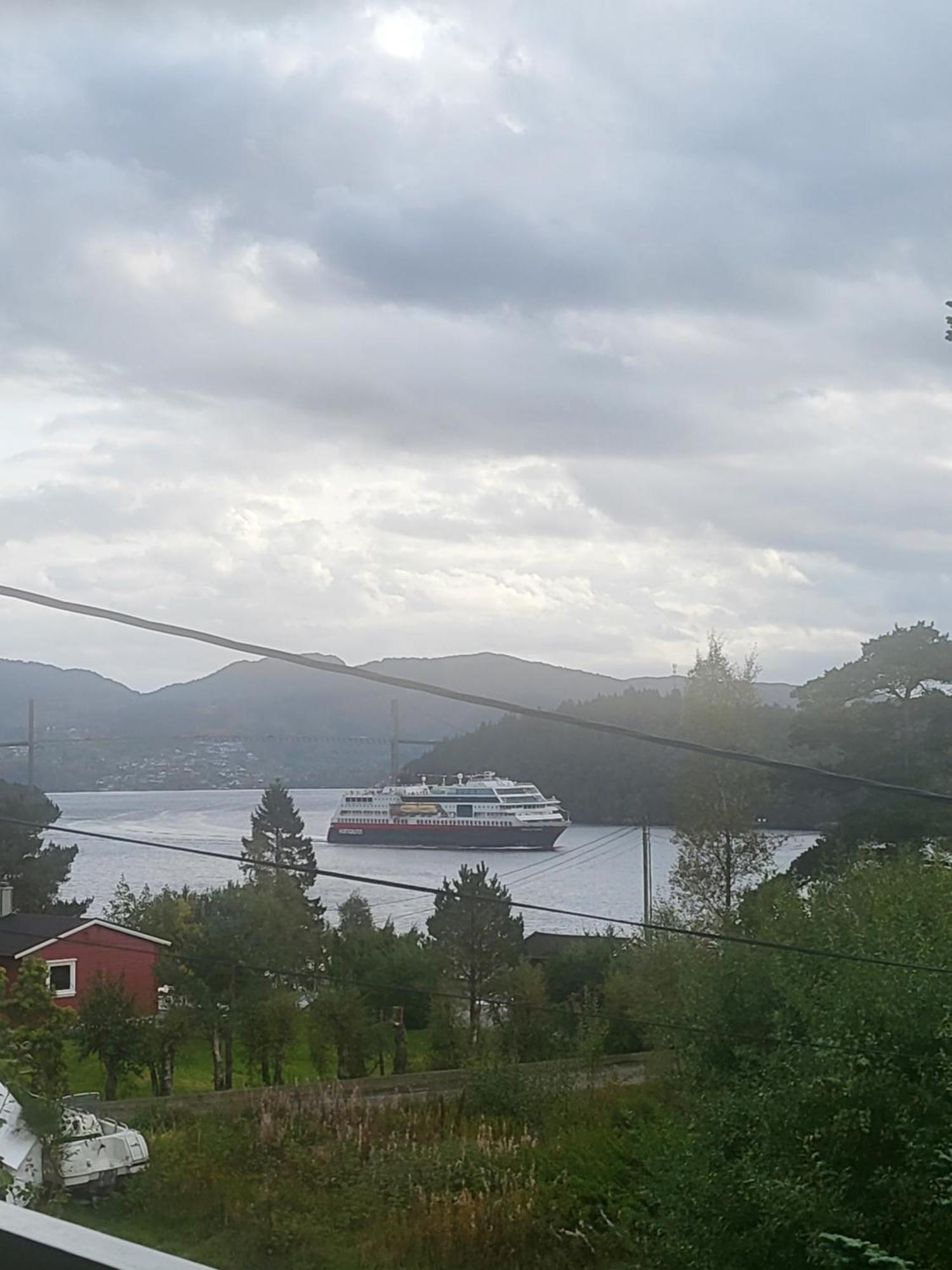 Bergen Apartment with Fjord View Isdalsto Buitenkant foto